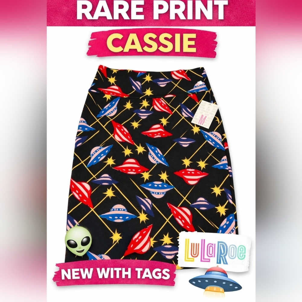 NWT LuLaRoe Cassie Pencil Skirt UFO Space Retro Rare Size Medium